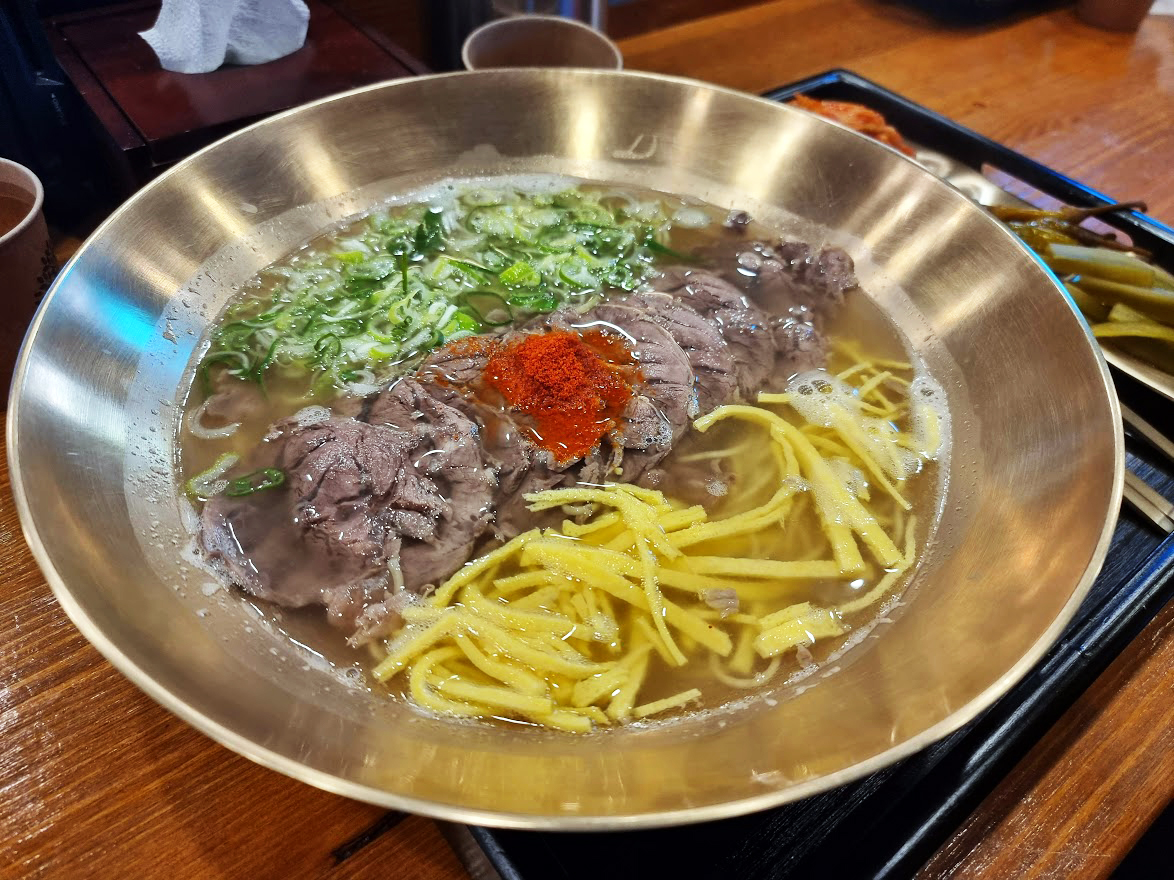 subini1026's tweet photo. 광안리 금신전선 상유십이
부드러운 고기가 듬뿍 들어가 있어서 좋았음 
컨셉도 확실하고 재밌는 가게였다 https://t.co/upBvJvzQLy