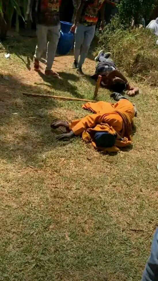 ማፈሪዎች ቤተ ክርስቲያንን ማክበር እማይችል ደናቁርት ሀገር ይጠብቃል ተብሎ የሀገርን መሳሪያ መስጠት ምንኛ መዋረድ ነው ይህ የደናቁርት መንጋ በዚህ ከቀጠለ ና ዝም ካልነው ሀገር እደለለን ካሆኑ እንወቀው !!

#ሀገር ከለለ ሁሉም ነገር የለም።