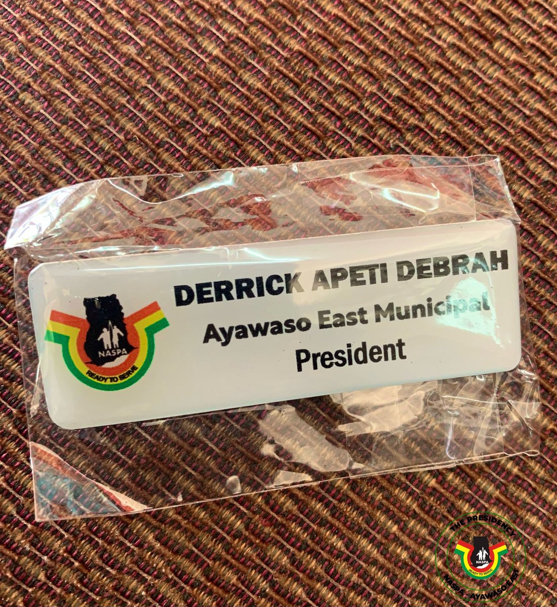 Just like the wise men who went to see newly-born baby, Jesus Christ with gifts, President Gideon Osei and his Vice President did not come empty handed.
They presented tags to my executives and I for easy identification.

We expressed our gratitude duly.

#ServiceToTheNation🇬🇭✊🏾
