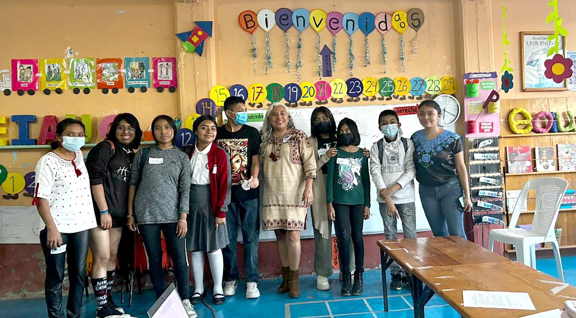 consorciooaxaca's tweet image. 🟣Este miércoles 1 de marzo, @YesicaS53127681 integrante del equipo directivo de #ConsorcioOaxaca, compartió con las y los jóvenes del Comité de Niñas, Niños y Adolescentes por sus Derechos del @CCalpulli  sobre la historia del #8M.