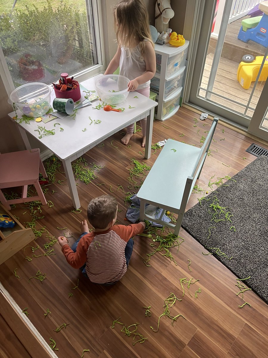 Instagram verses reality 😅
(March sensory bin edition 🍀)