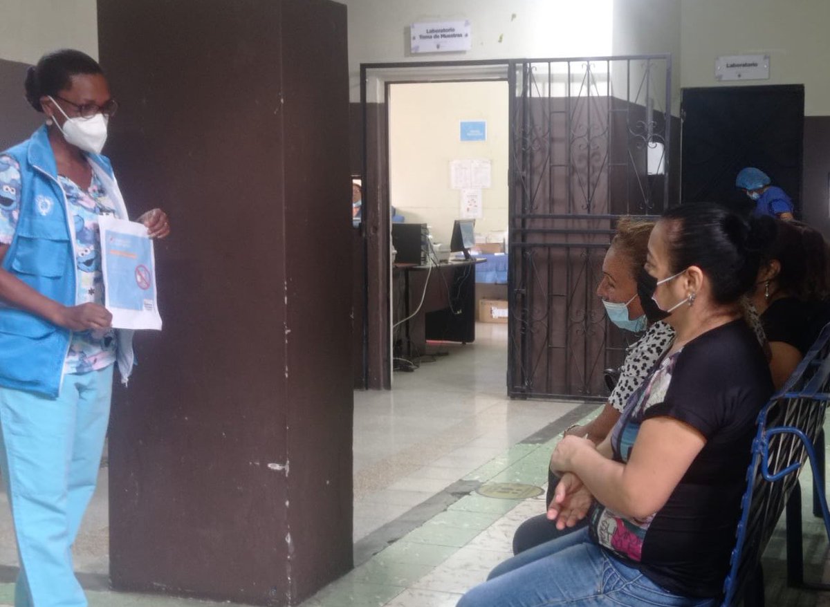 Salud_Guayas's tweet photo. #JuntosPorLaSalud | Personal del #Distrito09D04 🏥 de @Salud_Ec socializan con la comunidad de las parroquias #Ayacucho y #Olmedo sobre prevención contra el dengue, chikunguya y zika. https://t.co/vzoCVP9jOI