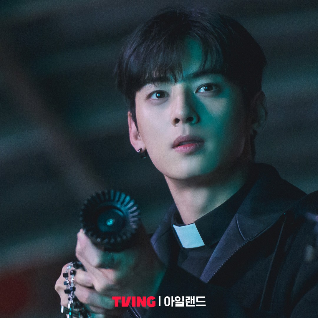 everycew's tweet photo. I can't wait to see yohan in ep 9-10 🥰 
#아일랜드 #차은우 https://t.co/p8Xp8wZf4n