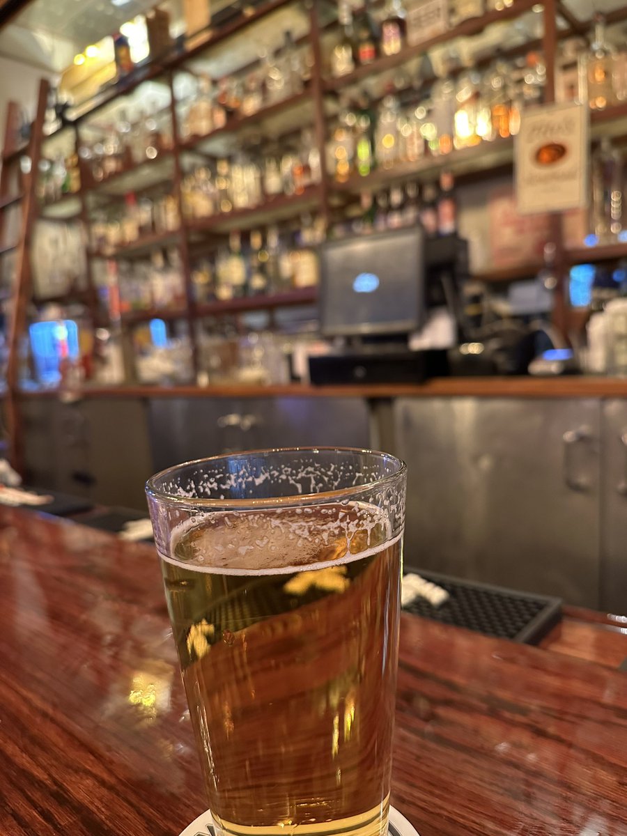 pnanny's tweet photo. @chicagobars happy hour at undisclosed location. https://t.co/NqjQGi2eqj