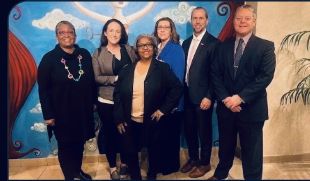 LoriHendren's tweet photo. Always a good day when you work alongside #greathumans at @aarpillinois #Springfield https://t.co/9VagbIdwFM