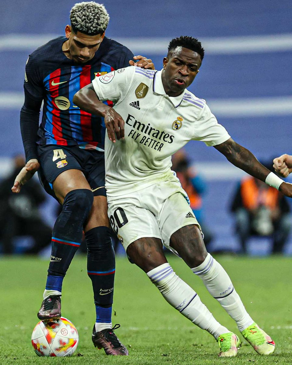 mundodeportivo's tweet photo. 🛡️ Lo de Araujo con Vinicius ha sido ________________ https://t.co/9g53ZNJ1l3