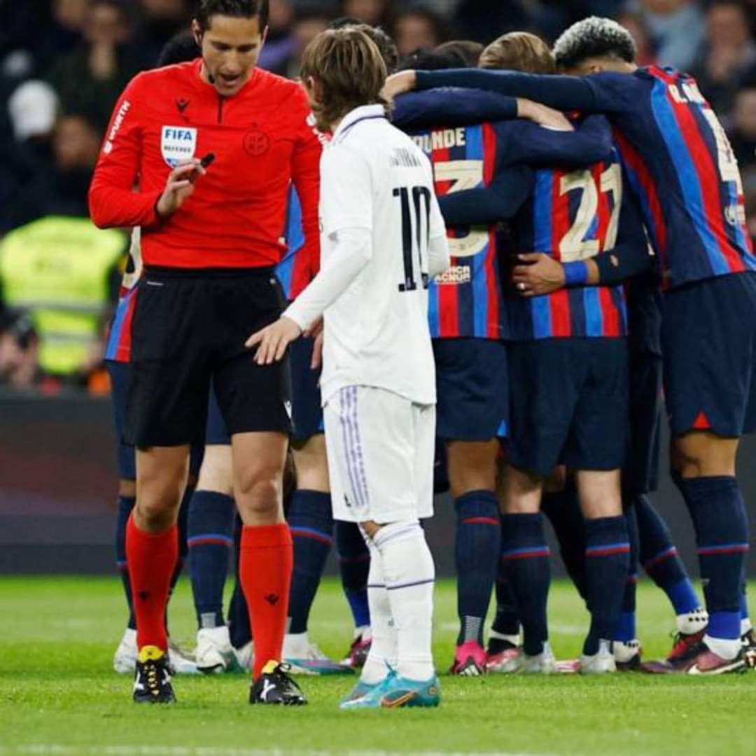 بدون مبرر
كارلو أنشيلوتي 
يفرط في فوز سهل
أمام نسخة متهالكة لـ برشلونة

Real Madrid 0 - 1 Barcelona

Real Madrid C.F.