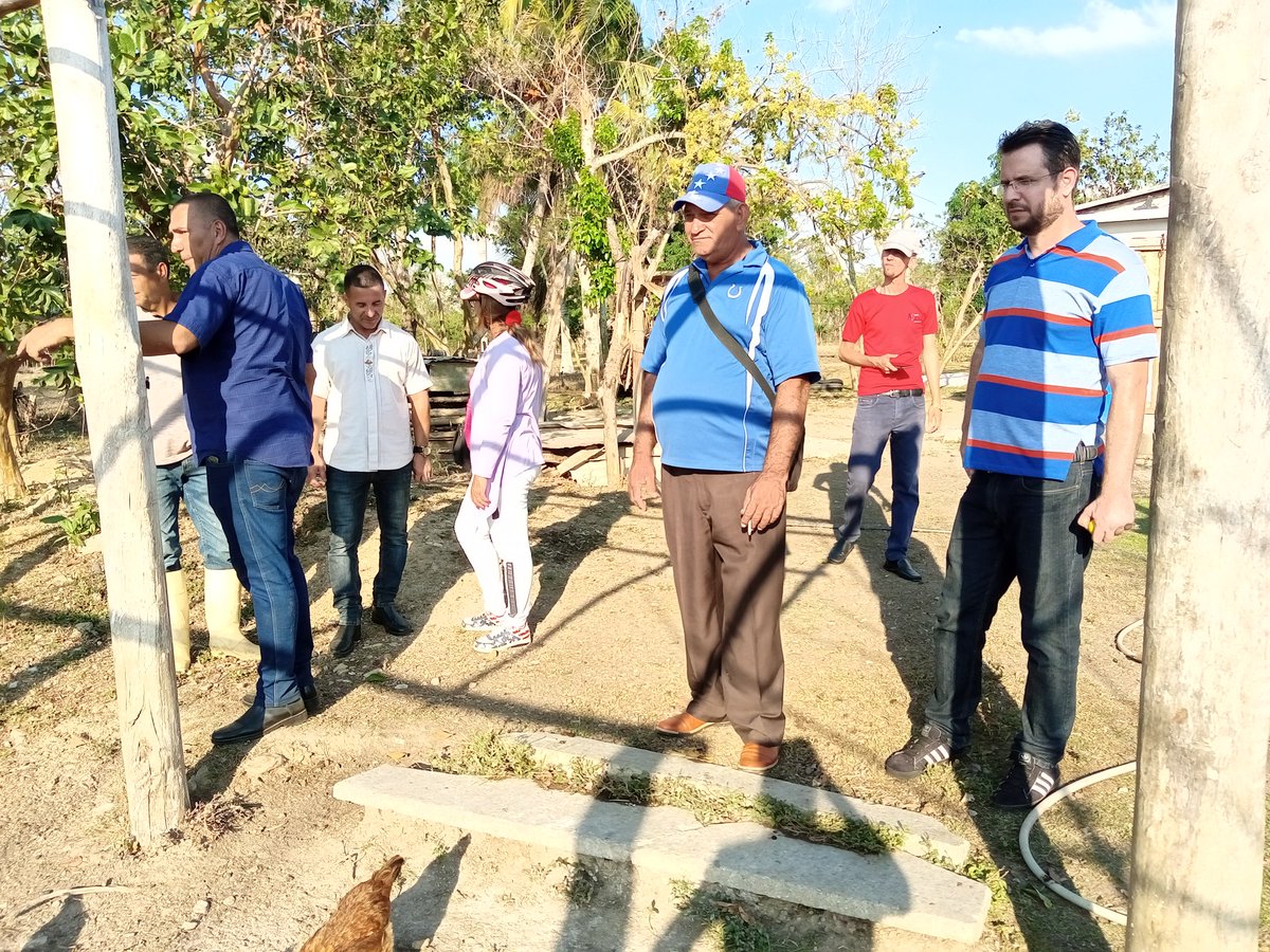 MailimAMPPIJ_cu's tweet photo. Recorren la finca Santa Bárbara los candidatos a Diputados x la #IslaDeLaJuventud, la familia posee variedades d cultivos, d animales y la voluntad d aportar al municipio en la soberanía alimentaria.
@AsambleaCuba 
@amppij 
@rlicea_mojena 
@LorenzoOsbel 
@islainsumisa https://t.co/It7tvnjwbg