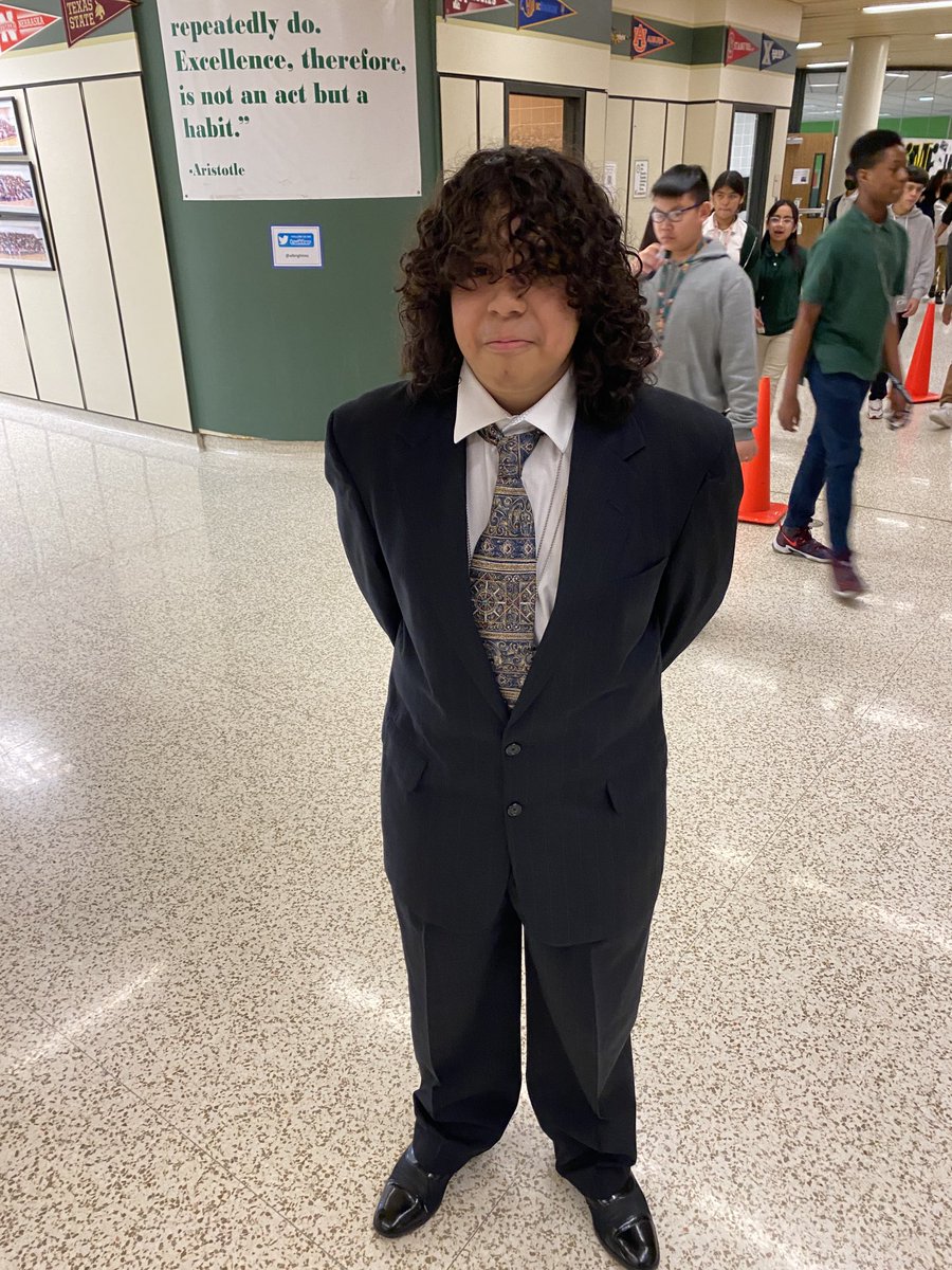 AlbrightMS's tweet photo. Our 8th graders looking great for Career Day!! @albmscounselors #professionalswag #AforAlbright #thewarriorway https://t.co/VIkhhbK3cB