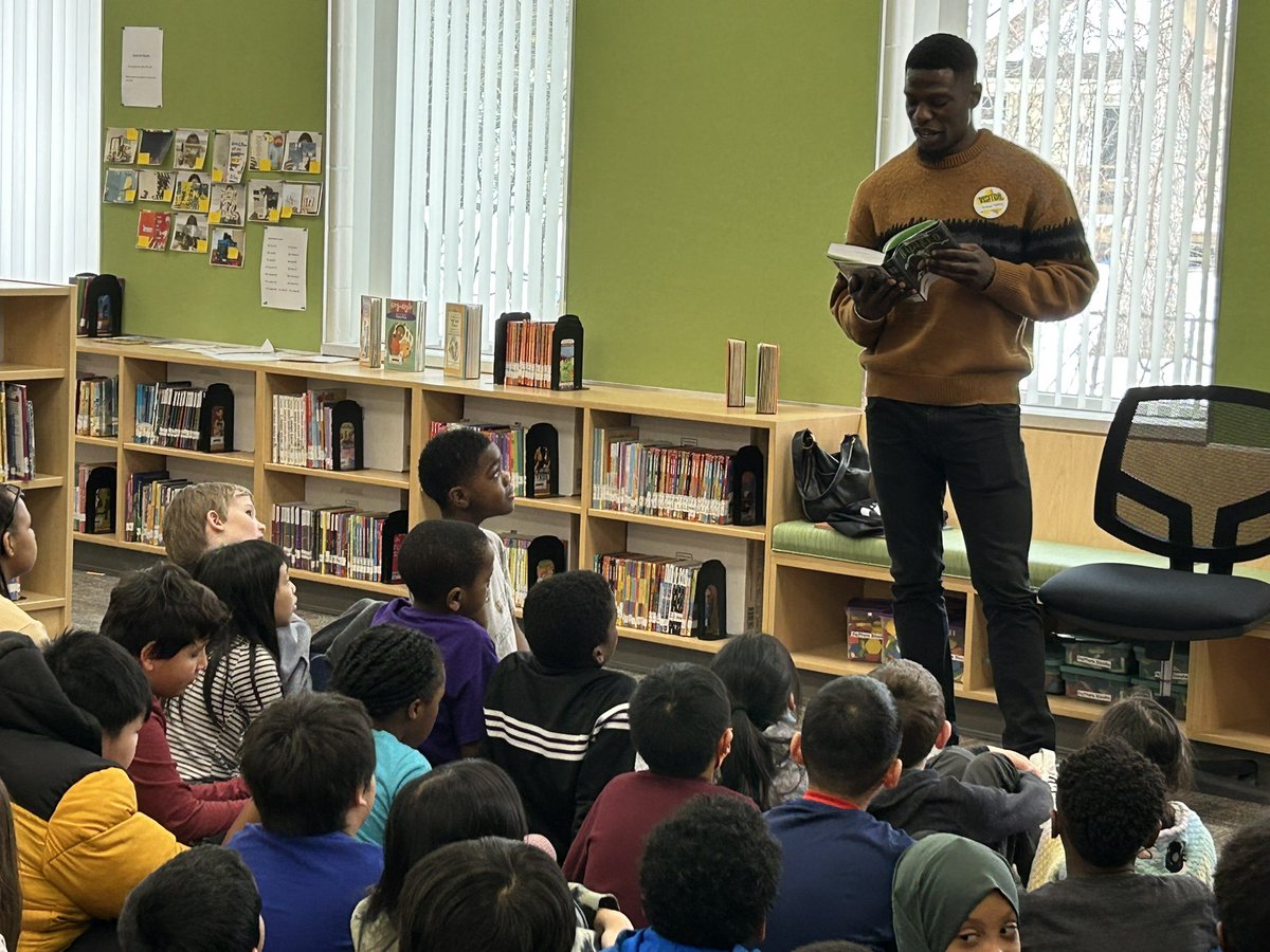 It was wonderful to visit Evergreen Park Elementary School in Brooklyn Center for Read across America Day with #MNUFC French defender <a href="/bakdib/">bakaye dibassy</a>. 

<a href="/BrklynCenterMN/">Brooklyn Center, MN</a> # <a href="/AFdeMSP/">Alliance Française Mpls/St Paul</a> ReadAcrossAmerica2023