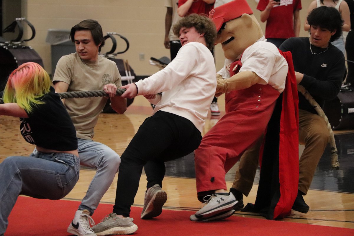 YukonDistrict's tweet photo. It is finally Mill Week in Yukon! M.I.L.L stands for Millers Improving Local Lives. This year, Mill Week will benefit @sooklahoma. Today, YHS got Mill Week started with their assembly! From dares to student performances, the Millers are ready to start Mill Week! #GoMillers https://t.co/S9FNOEuc2x