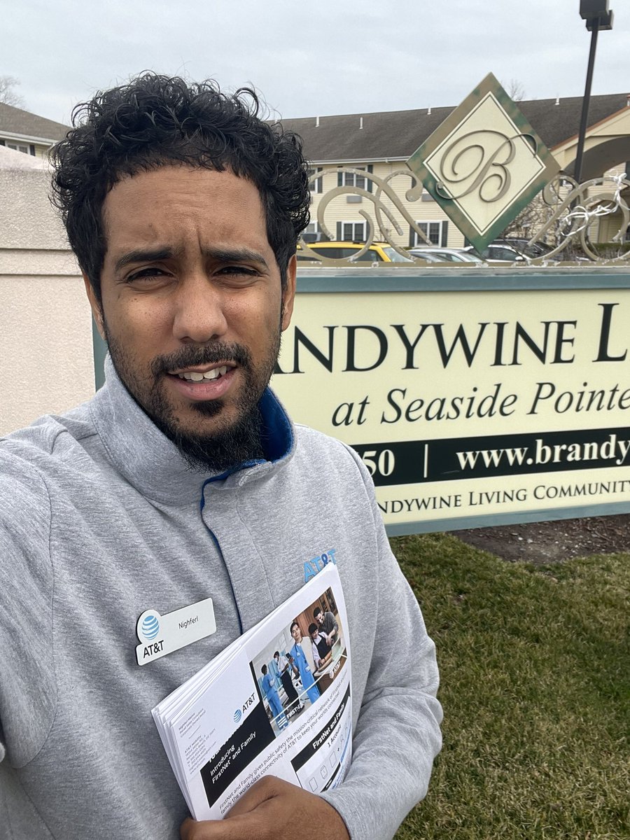 NighferlATT's tweet photo. Dropped off some flyers of @FirstNet to @BeebeHealthcare and @BrandywineLvng here in Lewes, Delaware 😁 https://t.co/pvOTC0MWdh