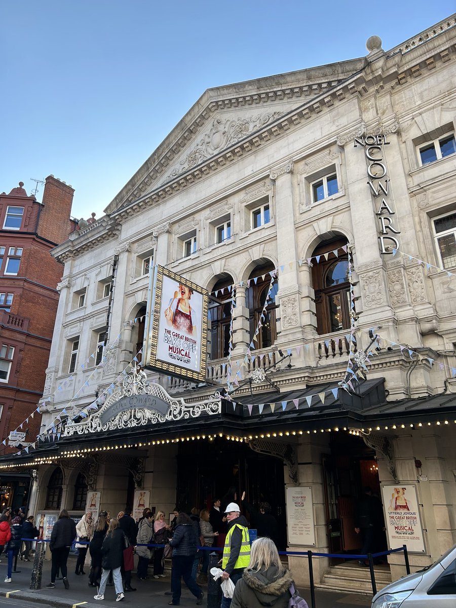 markeastaugh's tweet photo. Two more back to back two show days! It’s been fun with many many laughs! #Pheadra @NationalTheatre @theunfriendplay @BakeOffMusical #NoisesOff @Phoenix_Ldn https://t.co/ievoHpt3gS