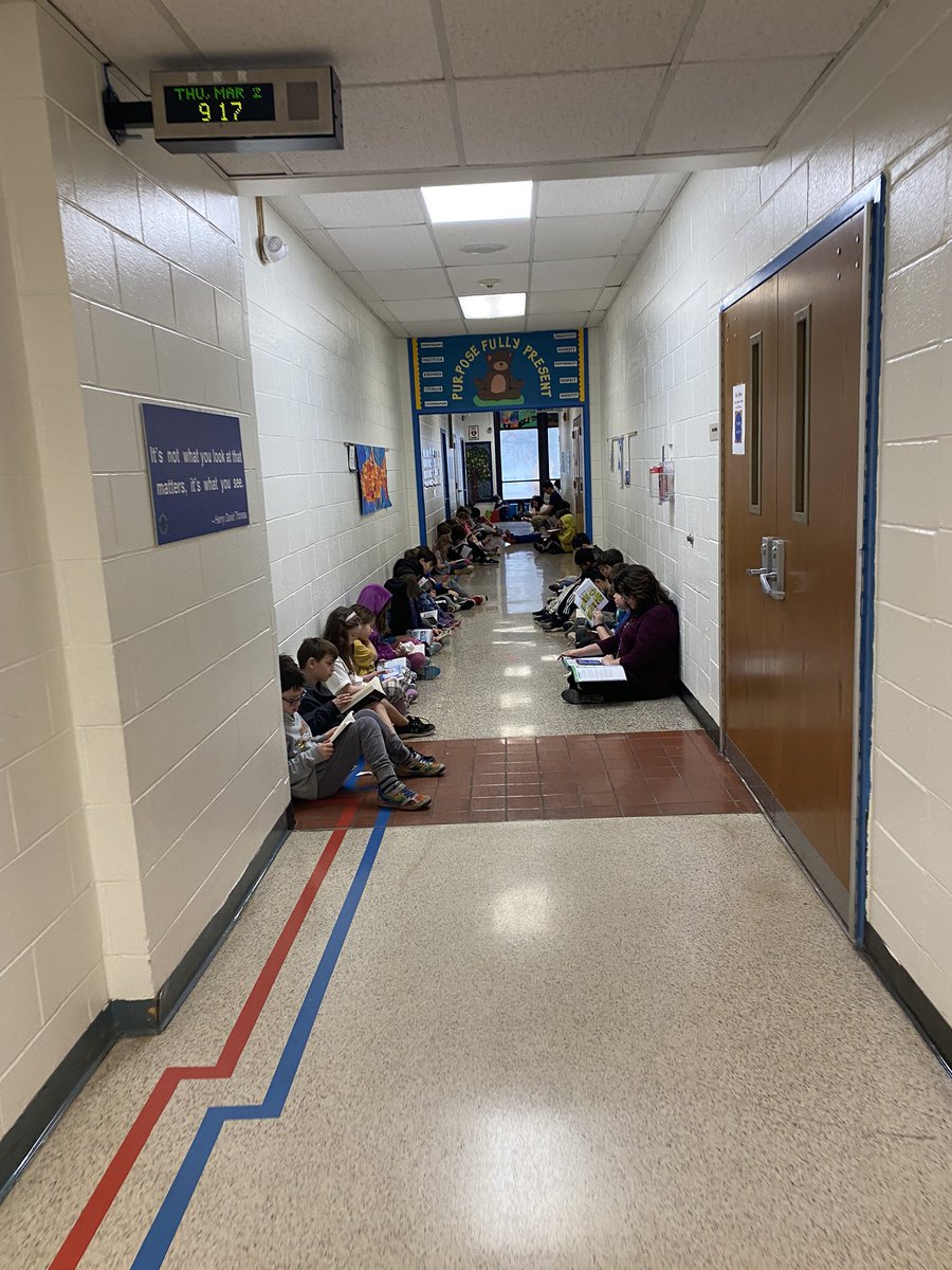 SM_TeachBT's tweet photo. BT reading train📖 #beartavernpride @LaRoccaBT3 @ImMisterL @lizmachado68 https://t.co/VMdCi5M4aF