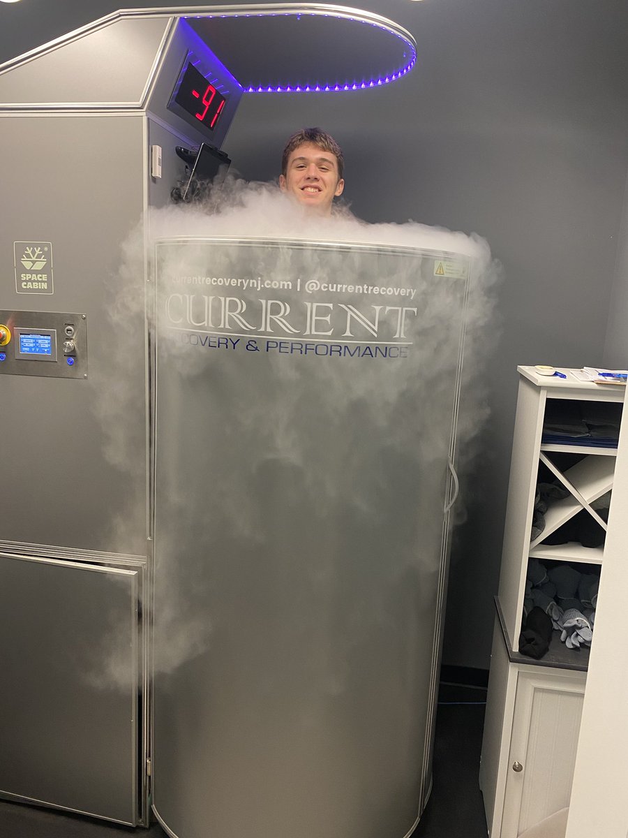 Strhoops tweet media