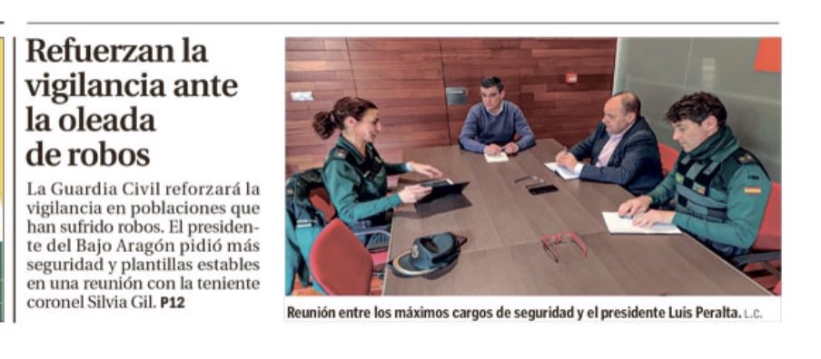SiempreIranzo's tweet photo. Portada de @_lacomarca viernes 03.03.2023
Con gran despliegue de protagonistas de @GCTeruel y @SubGobTeruel  
Mientras tanto nosotros intentando en los juzgados que reconozcan lo que reconocen con esta foto.
Y el ínclito @joseramon_morro callado. Y la Sra. @SilviaGil27 callada. https://t.co/AwkPhclfFw