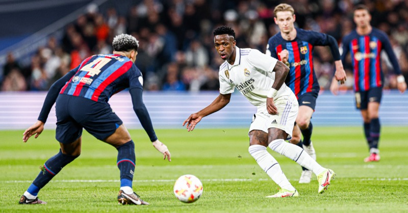 realmadrid's tweet photo. 📰 El pase a la final se decidirá en Barcelona.
#CopaDelRey | #ElClásico