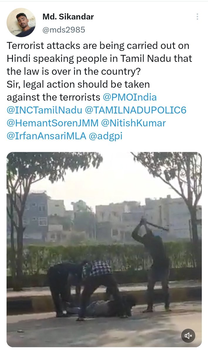 zoo_bear's tweet photo. 1. This video is not from Tamil Nadu as claimed but from from Hyderabad’s Jiyaguda bypass near Puranapool. The victim was identified as Jangam Sainath (32) of Esamiya Bazaar, Koti,  Three accused Akash, Tillu and Sonu were arrested by police. https://t.co/nZiNKZURy2