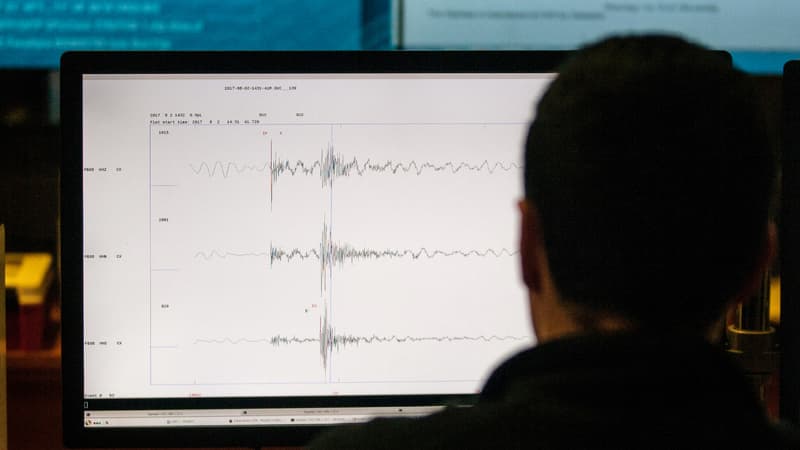 BFMTV's tweet photo. Un séisme de magnitude 6,5 enregistré au large du Vanuatu
https://t.co/PtyrifmGfs https://t.co/Y6wELuqIii