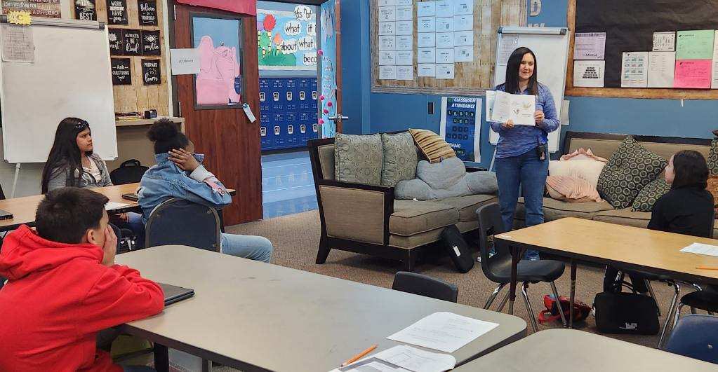 castilloclassrm's tweet photo. We π our principals! THANK YOU @garzamel and Mr. Marichalar for being guest readers as we continue to promote literacy across our campus π #LobosLead #LobosRead https://t.co/dcv9pGix6m