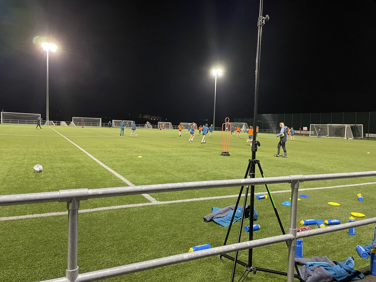 sharon_harr1son's tweet photo. Excellent session tonight at the โBehind the Badgeโ with Newcastle United Women. Big thanks to @NorthumFA @c_rob_8 @LloydMiller01 & @BeckyLangley4 #femalecoachdevelopment https://t.co/SMLi8EQq5d