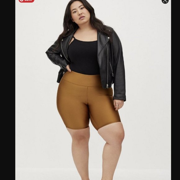 the_pifer's tweet photo. So good I had to share! Check out all the items I'm loving on @Poshmarkapp #poshmark #fashion #style #shopmycloset #torrid #raedunn #singridolsen: https://t.co/RYDfEi6V89 https://t.co/cTLEK2hhdM