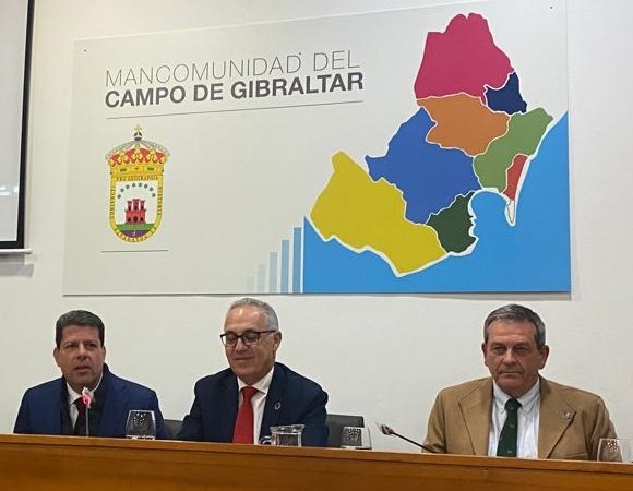Fabian Picardo (@FabianPicardo) on Twitter photo 2023-03-02 22:37:55 Encantado ver a @DomingueLozano en @MancomunidadCdG para la presentacion del libro ‘El Jose Luis Diez en Gibraltar’ con la historia de la bandera Republicana bordada por mi abuela Magdalena Isabel y escudo dibujado por mi abuelo Enrique Massetti, expuesta en el museo de Gib. Encantado ver a @DomingueLozano en @MancomunidadCdG para la presentacion del libro ‘El Jose Luis Diez en Gibraltar’ con la historia de la bandera Republicana bordada por mi abuela Magdalena Isabel y escudo dibujado por mi abuelo Enrique Massetti, expuesta en el museo de Gib.
