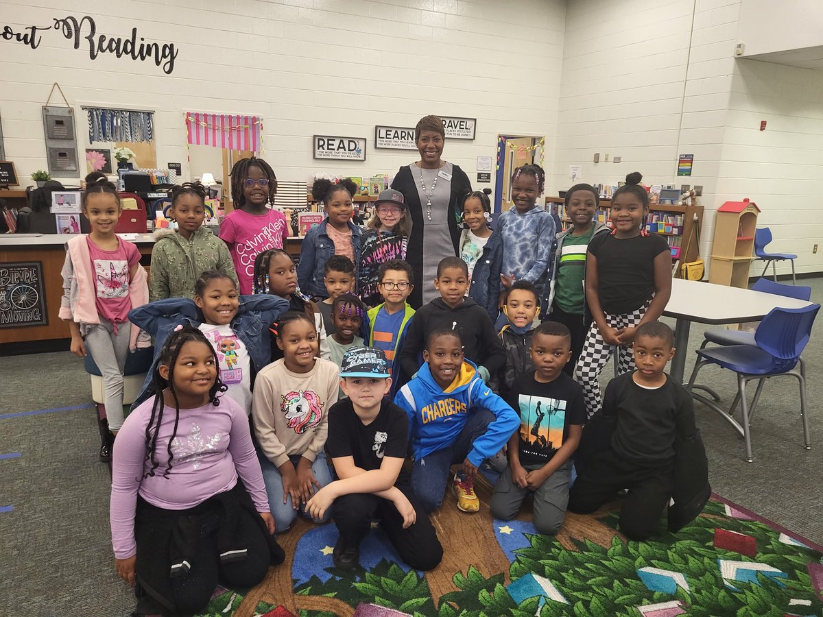 missasu98's tweet photo. Absolutely โค๏ธ my time today @LGE__HCS reading to 2nd grade students! The book shared," We Are All Welcome," sparked great discussion about diversity and community. These students love their school and were an amazing audience! #ReadAcrossAmericaDay #HCSReads @SparkleTSmith https://t.co/iRlDOG92AF