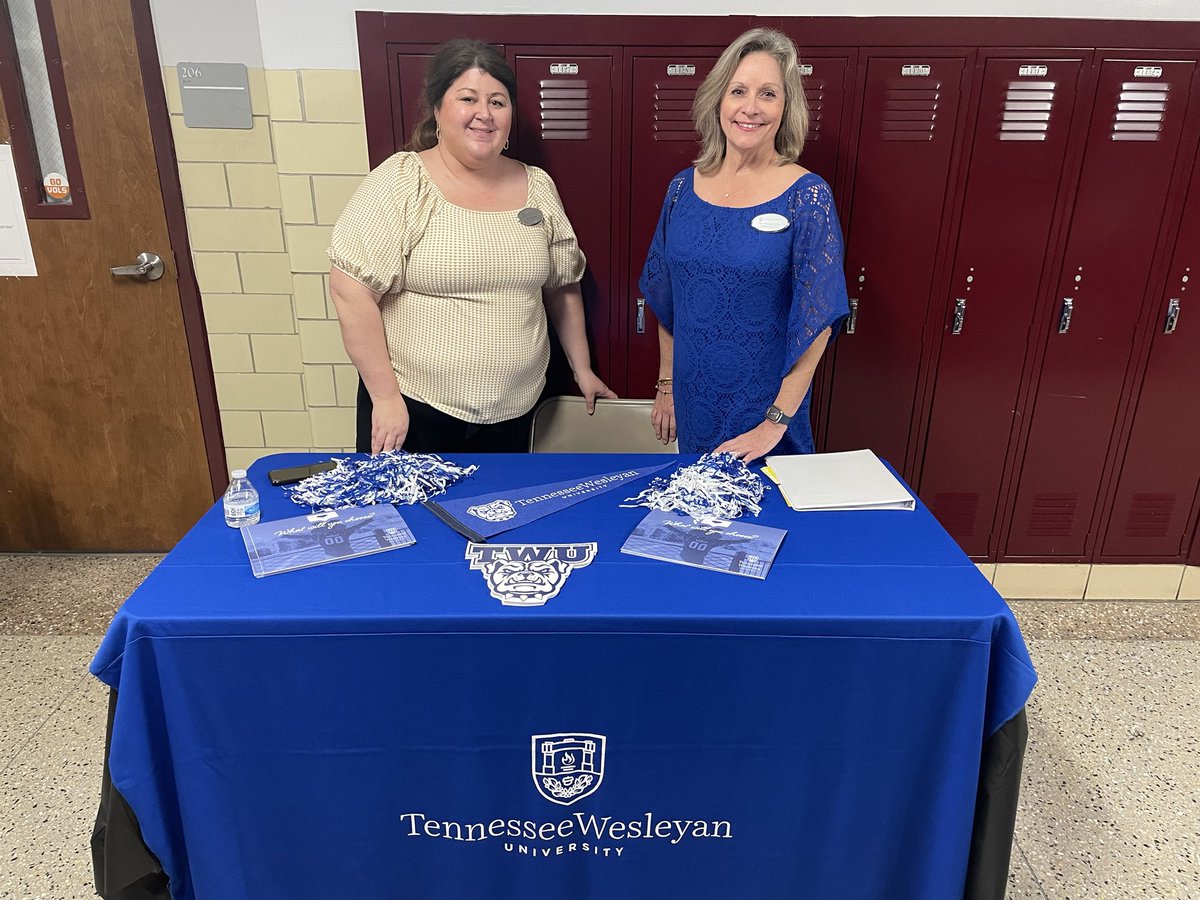 amburnmelanie's tweet photo. Thank you to ⁦@TNWesleyan⁩ admissions and Dr.Patsy Ging of the TWU Education Dept.for attending the Latino Career and College Fair! https://t.co/Eritj9ezPk