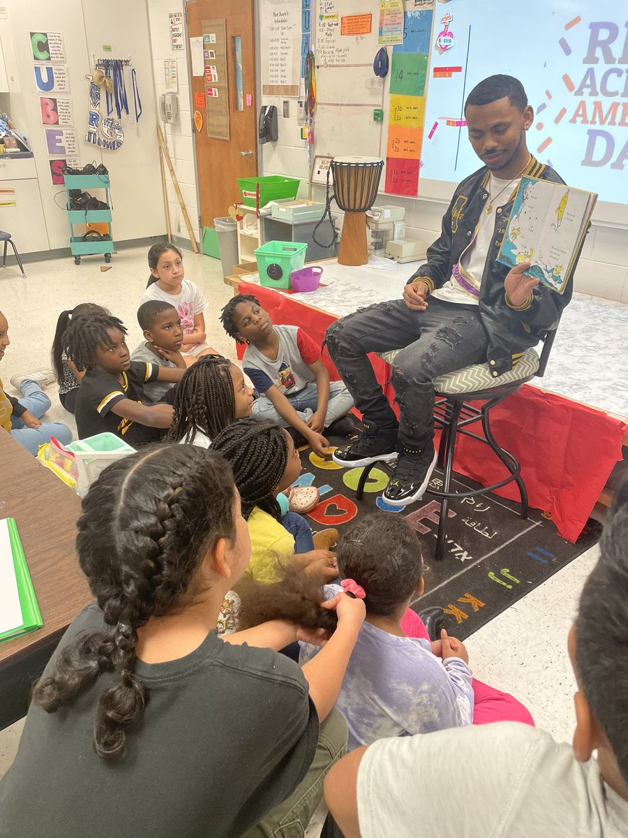 AlcornPLS's tweet image. Today our Mr. and Ms. Pre-Law Society read to the children of Highland Elementary School for Read Across America  #happybirthdaydrseuss