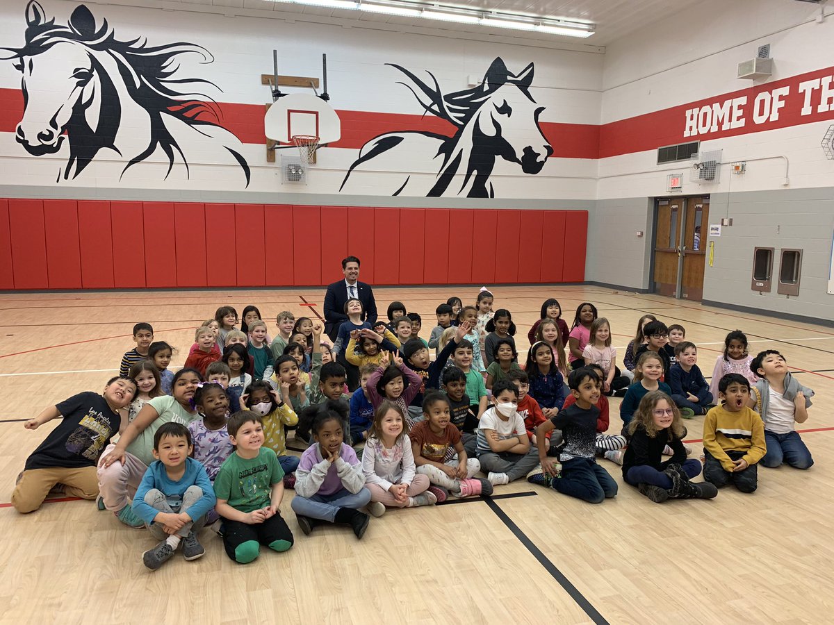 Mrs_Deatherage's tweet photo. Thank you, Mayor Baker, for coming to read to us! @martellmustangs https://t.co/BqEI2AzZvx