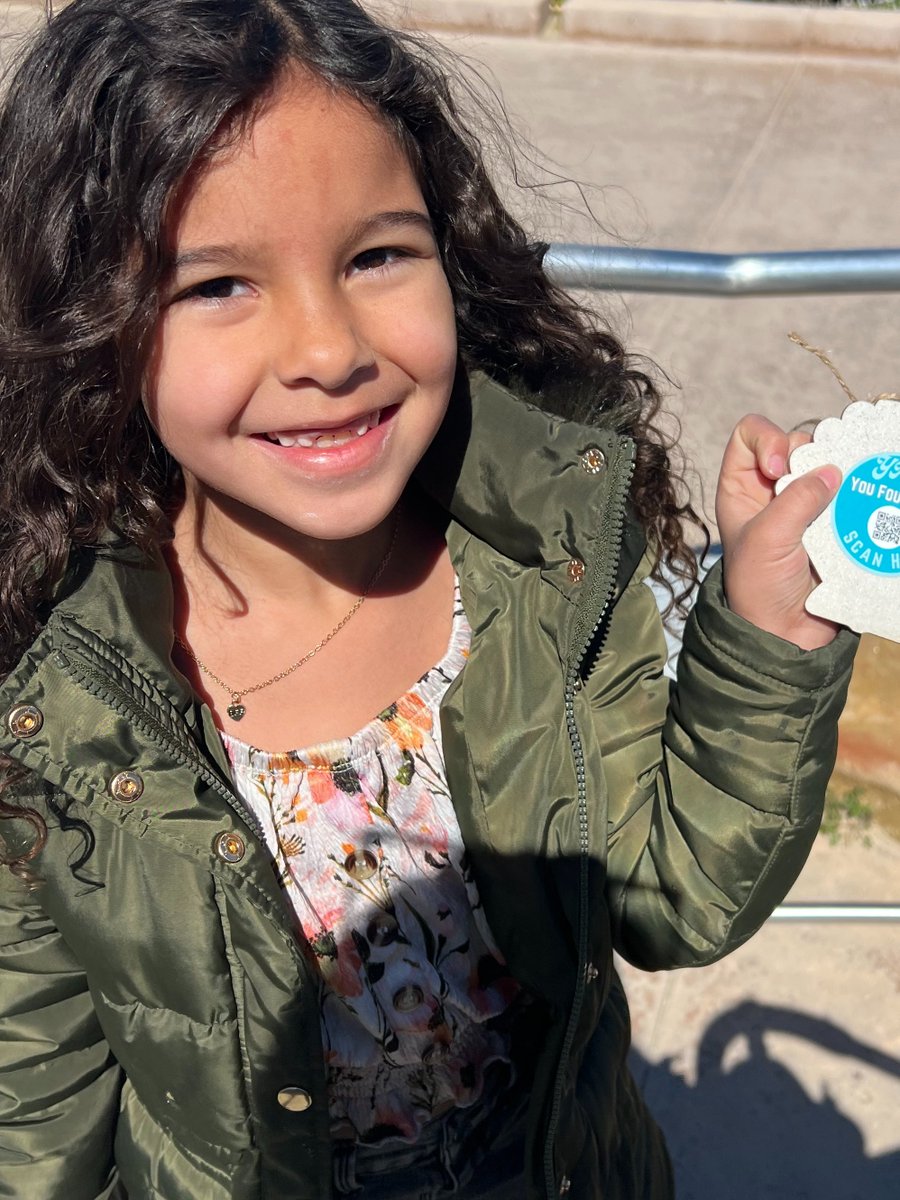 VenturaHarbor's tweet image. CALLING ALL CHOWDER LOVERS 🥣 You have a chance to win FREE chowder at our first ever #clamchowder hunt today. Here are some of the fun entries so far...

Come on by @venturaharbor and join the fun👉venturaharborvillage.com/event/clam-cho…