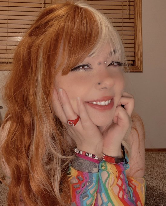 Smile a day keeps the shadow man in the corner of your eye away https://t.co/fq2eul4P2V