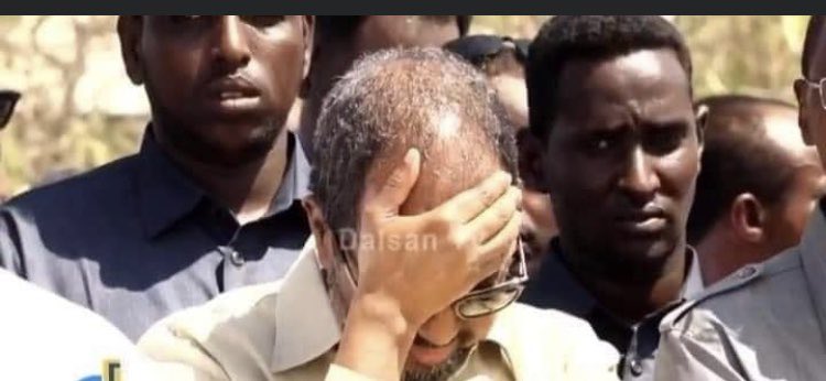 AreysOAhmed's tweet photo. More than 40 people got killed last two days in Mogadishu and no where to be found and stayed silent by corrupted foreigner puppet foreigner agent Mogadishu Mayer @HassanSMohamud
#MOGMassacre
#Somalia
#Handsoffsomalia
#HandsoffHOA
#HandsoffAfrica. https://t.co/23pVtQAS5U