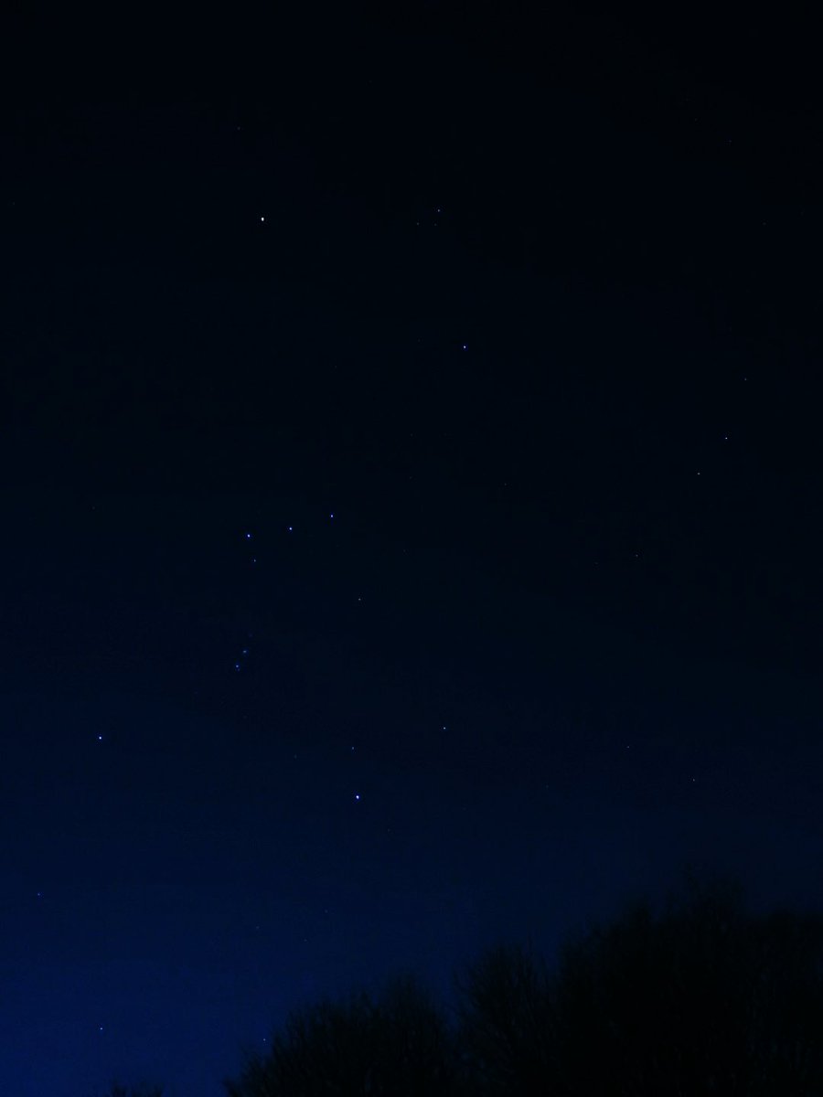 Too late for Jupiter and Venus this evening but managed to catch constellation of Orion. A first for me and quite chuffed! @StormHour @ThePhotoHour #Jupiter #Venus #astronomy #astrophotography #conjunction #Jupiter #Venus #planets #astrophotography #astro #moon #orion