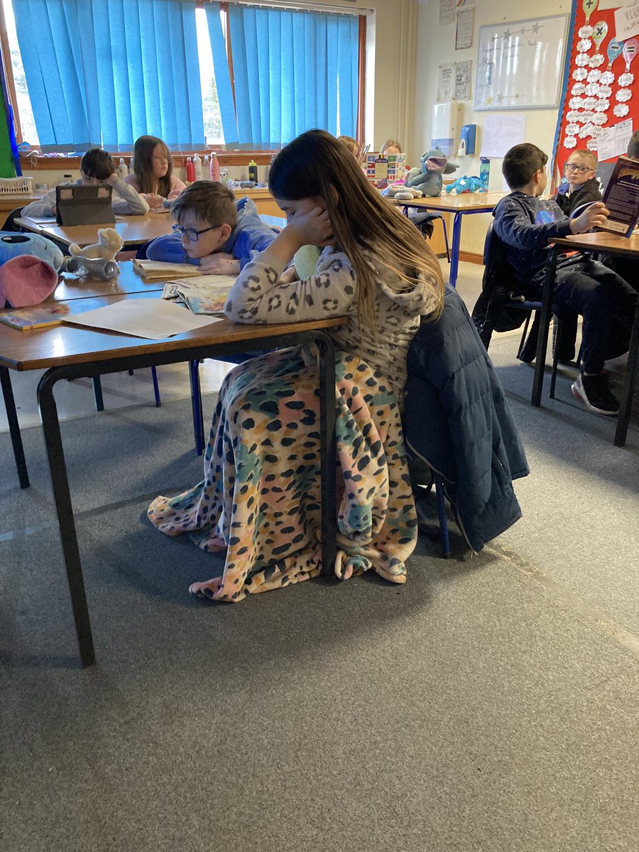MrsPatonVPS's tweet photo. Drop everything and read, reading in the new library, BBC Teach online live lesson amongst our World book day activities #vpsread https://t.co/pJJD4mKDRO