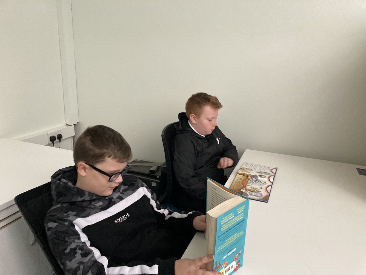 MrsPatonVPS's tweet photo. Drop everything and read, reading in the new library, BBC Teach online live lesson amongst our World book day activities #vpsread https://t.co/pJJD4mKDRO