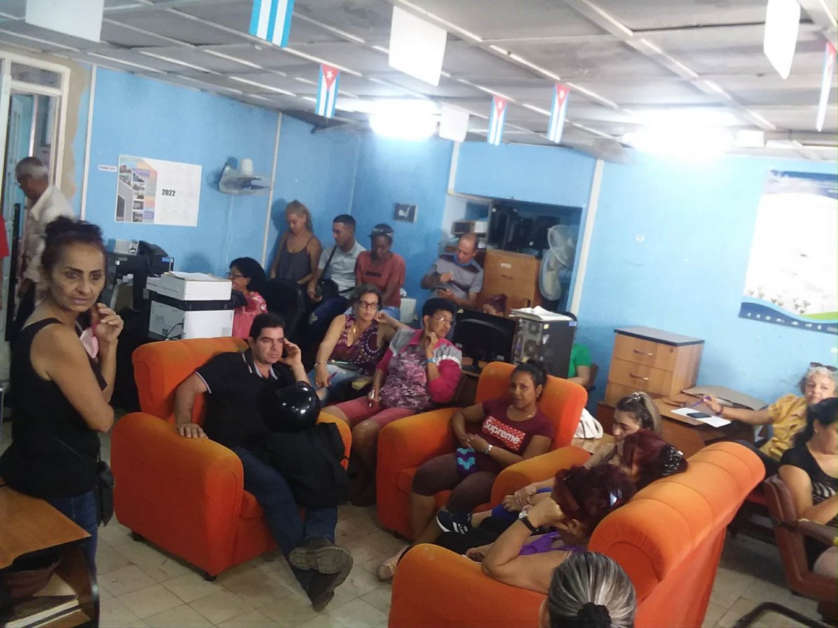 El Jefe de Dpto de Economía José Luis Cabrera hace lectura del Presupuesto del año 2023 al colectivo de la #DPOTUSanctiSpíritus y los trabajadores realizan debates acerca del tema. #INOTU #JuntarYVencer