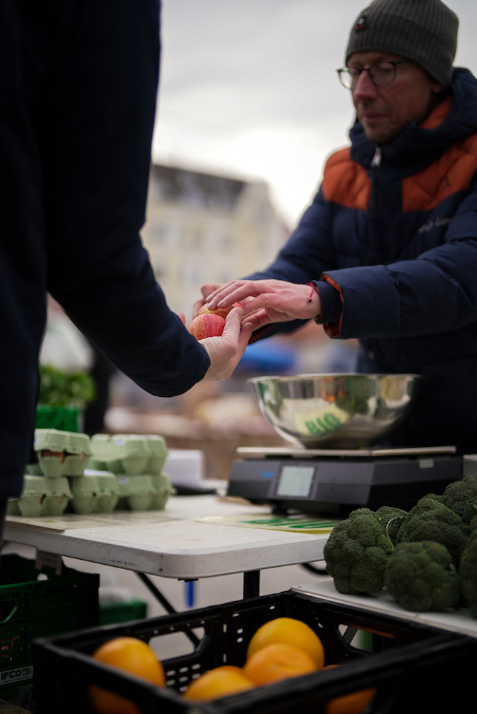 Petersland_at's tweet photo. Bio Bauernmakt🥦🥬🍎🍠🥔🥚 in Tulln (Hauptplatz). Ab Samstag den 04.03 sind wir wieder für Euch da. Wir freuen uns auf Euch.😀 https://t.co/FBAhA5lZ3b