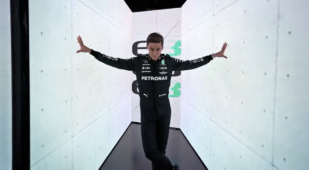 formulachlo's tweet photo. When you remember Daniel Ricciardo isn’t racing this year https://t.co/7GN8JYIAtI