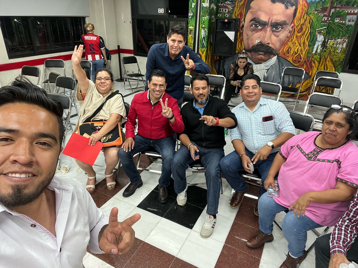 lopezneliolenin's tweet photo. ¿ Y cómo les fue en la Comisión Ejecutiva Nacional del #PT ? 

Pues así 👇🏼😉😎👊🏼✌🏼 https://t.co/H5PLBauN9h