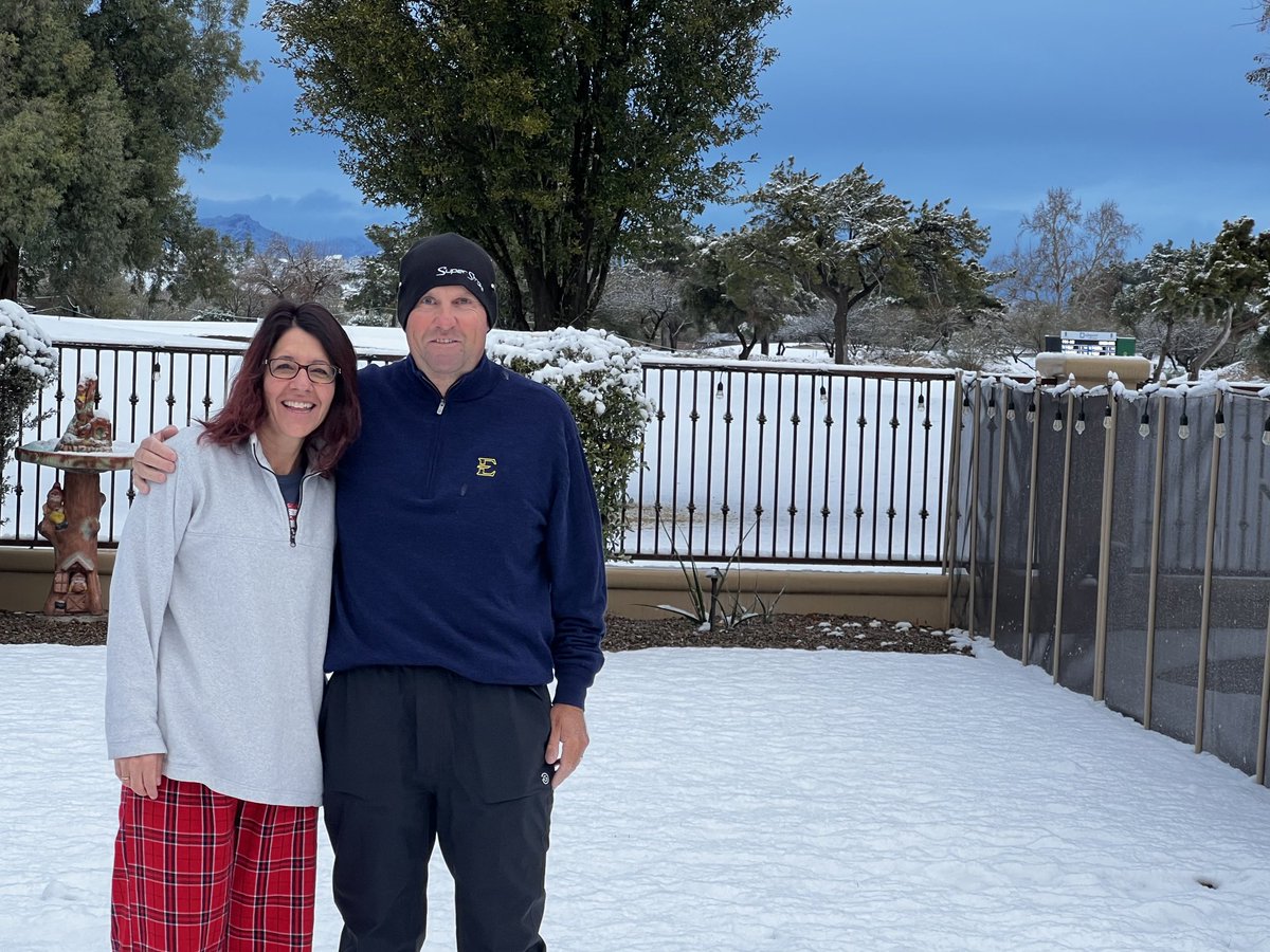 Slight frost delay for the ProAm! Good Luck Scott and Keith! ⁦@ParelGolf⁩ ⁦@kjngolfpro⁩ #cologuard #cologuardclassic2023 #pgatourchampions #thisistucson #winterwonderland