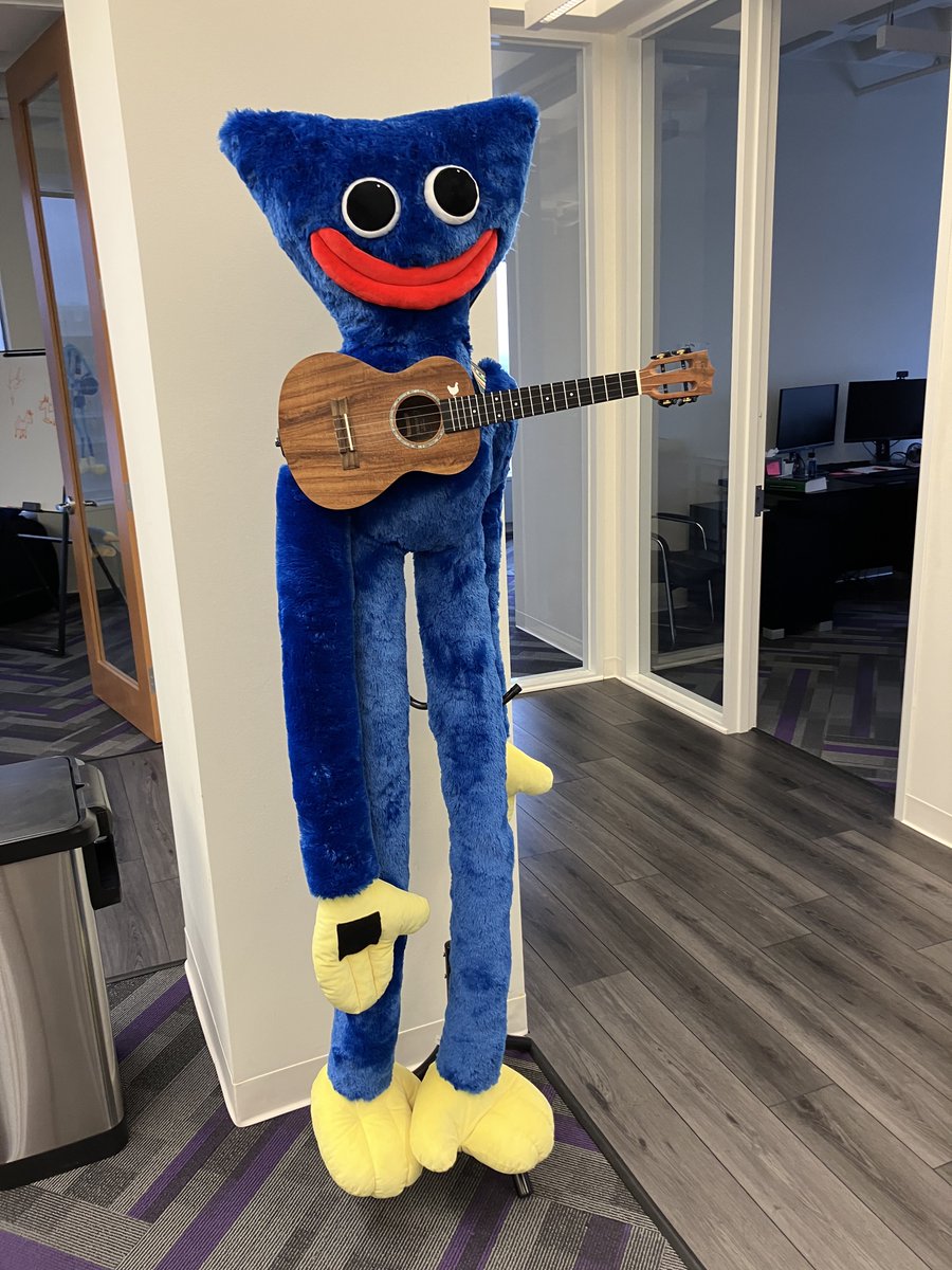 mobgamesstudios's tweet photo. Did you know that when Huggy isn't chasing everyone in the office around, his hobby is to play the Ukulele? https://t.co/QiTnjmAj0g