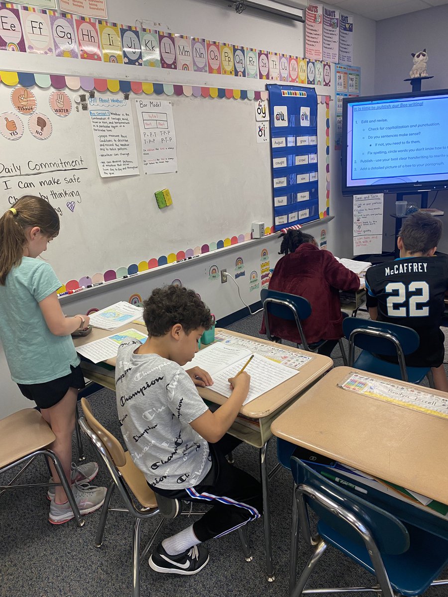 MrsCasbonsClass's tweet photo. Publishing our Bee Pollinator paragraphs today 🐝 we used collected research, took notes, looked at a model, and then wrote our own paragraphs about Bees as pollinators🌷 https://t.co/WgOEPvbzjt