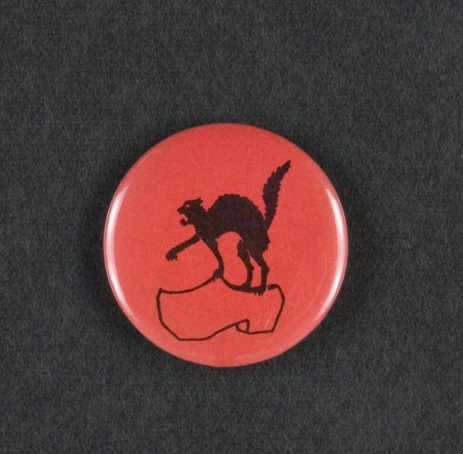 u_mspcoll's tweet photo. Happy #PinbackThursday! Here's [Black cat on wooden shoe] from the International Workers of the World!

https://t.co/XSHMyIitMW

#Labadie https://t.co/qyt16ydg74