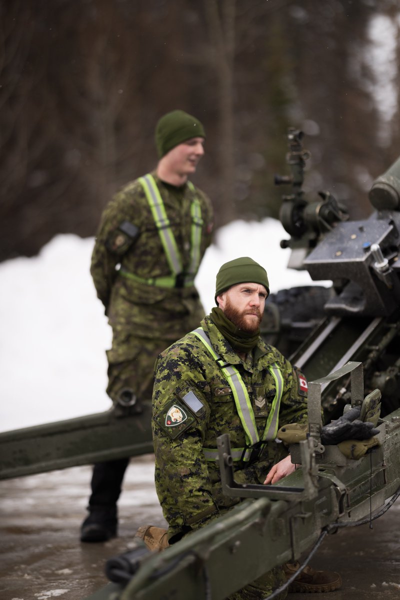 3CdnDiv3DivCA's tweet photo. L'#OpPALACI est le soutien des @ForcesCanada au programme de @ParcsCanada visant à contrôler les avalanches dans le col Rogers.
📸: Pte Pereira
#38GBC #39GBC #41GBC
https://t.co/eekb8UMrKF https://t.co/d3GMGaNNAJ