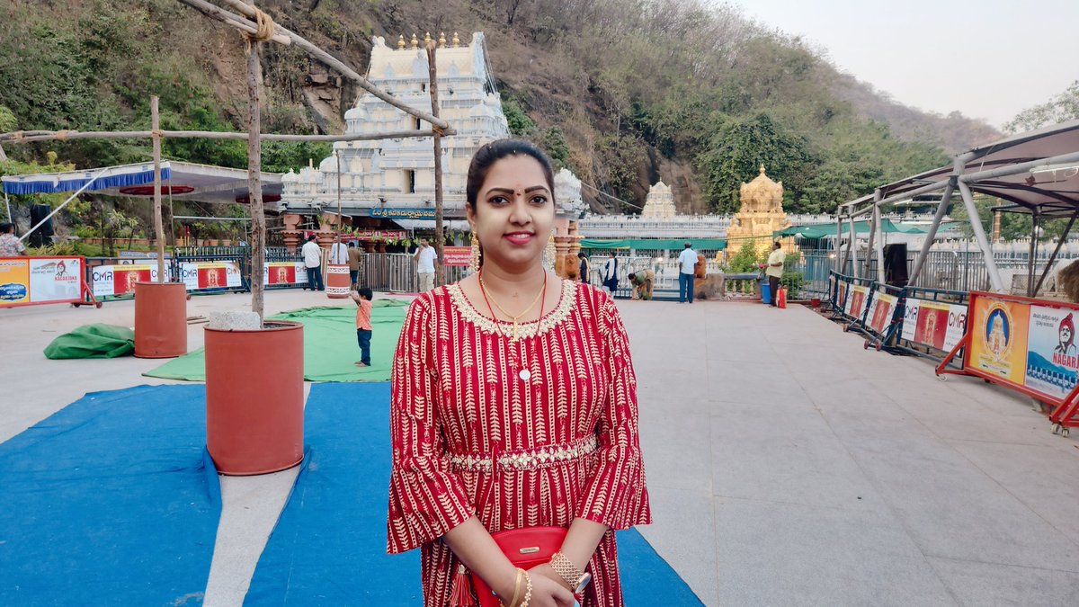 Neelima18081040's tweet photo. Vijayawada Kanaka Durgamma temple🙏 https://t.co/YWaurbzFno