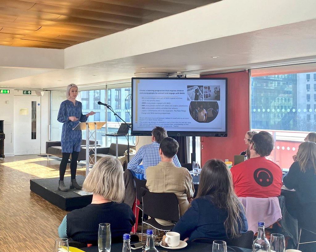 BeckArtsConnect's tweet photo. Wrapping up #BritishArtShow9 with a national reflection session @southbankcentre
Sharing #BAS9 highlights, challenges and learning to help shape future iterations of the show 
@ArtsConnectWM @wlv_soa @WolvArtGallery @rosglover #BAS9Learning #contemporaryart https://t.co/f3bSalHeB8