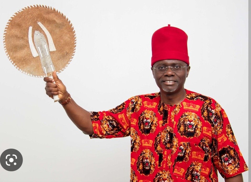 Keisha_Lakish's tweet photo. The fear of igbos is the beginning of all wisdom , look at this IPOB guy trying funnies ...Any other time  igbos are Biafrians what has changed ?? Please humble these Politricians abeg #VoteGRVLagos Clean up the megacity. who gave the order for #LekkiMassacre #VoteAPCOUT https://t.co/ps8TemX3mk