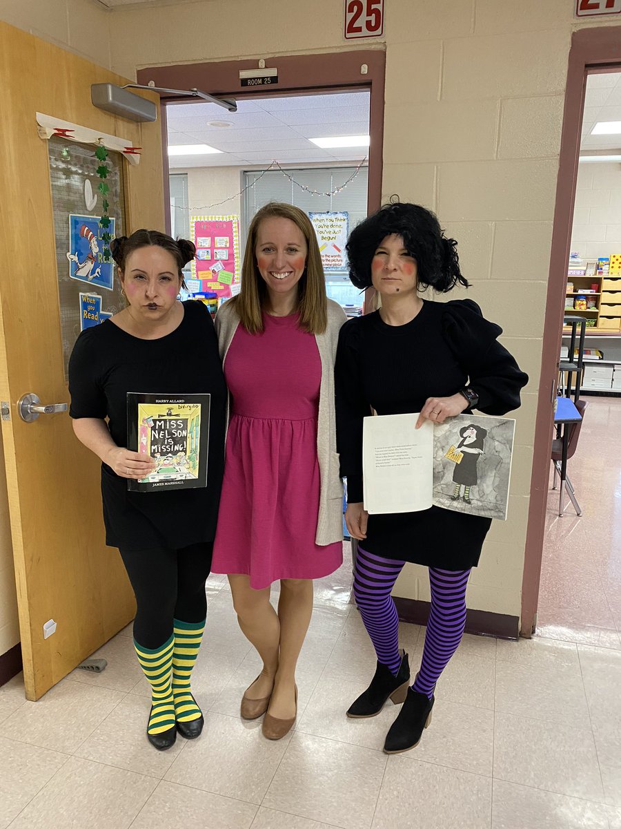 My favorite day! Storybook character day. #ReadAcrossAmericaDay #MissViolaSwamp #FinsUpDC <a href="/dbaker9281/">Danielle Baker</a> <a href="/definocentral/">Defino Dolphins</a>